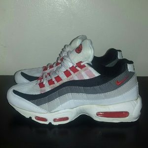 Nike comet red never worn